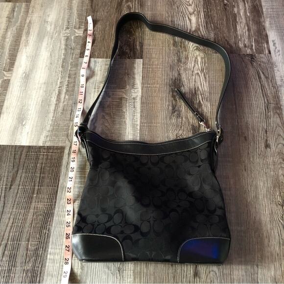 Coach hobo pattern black signature black canvas leather crossbody bag - Picture 1 of 8